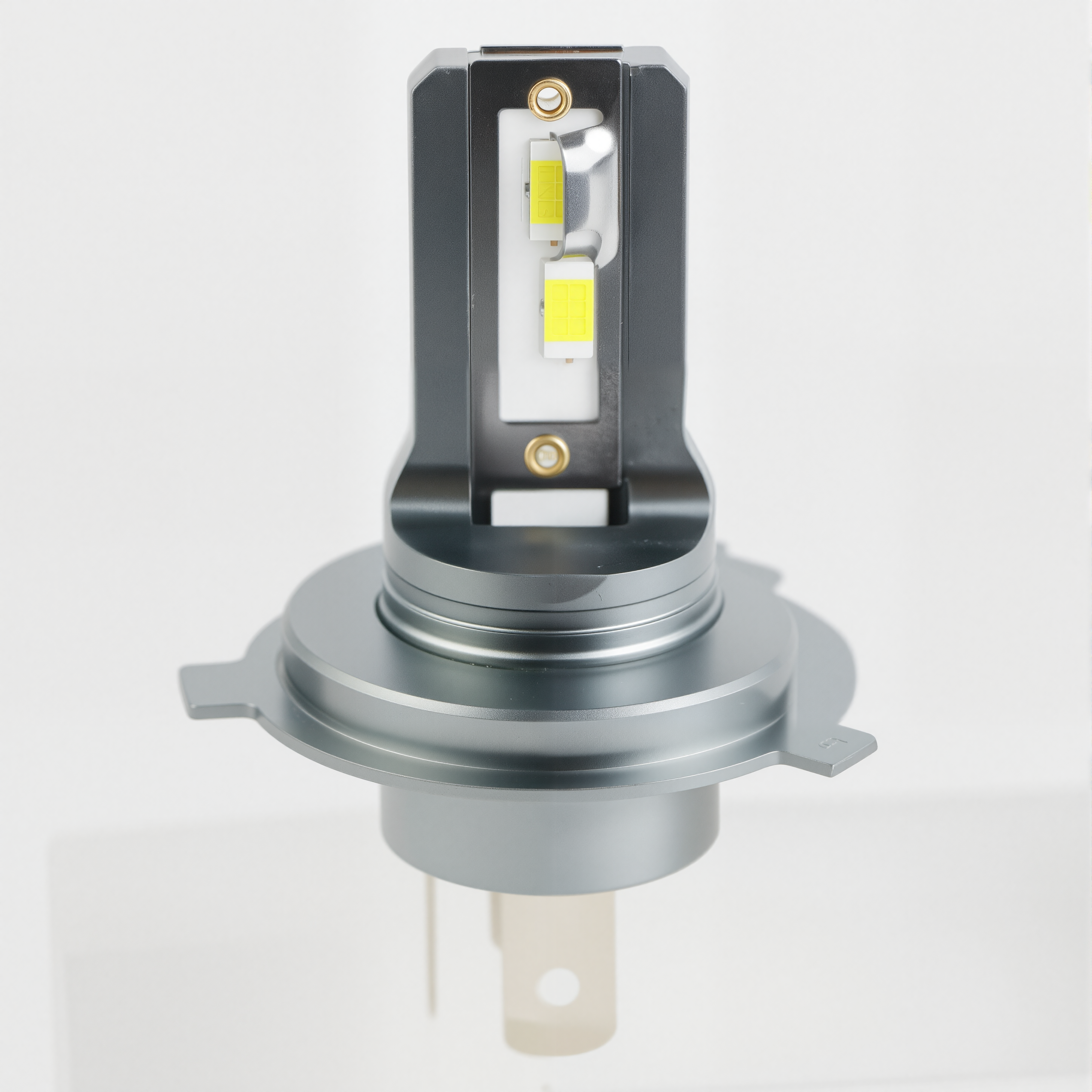 سعر المصنع مقاوم للماء بدون مروحة 1: 1 تصميم صغير الحجم 12 فولت سائق خطي لمبات المصابيح الأمامية LED للسيارات